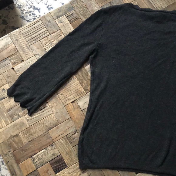 🆕Philosophy Gray scalloped sweater. Size S - Picture 12 of 13